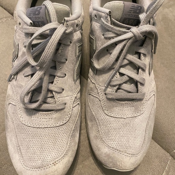 NEW BALANCE EUC running shoes 9.5 - Picture 2 of 7